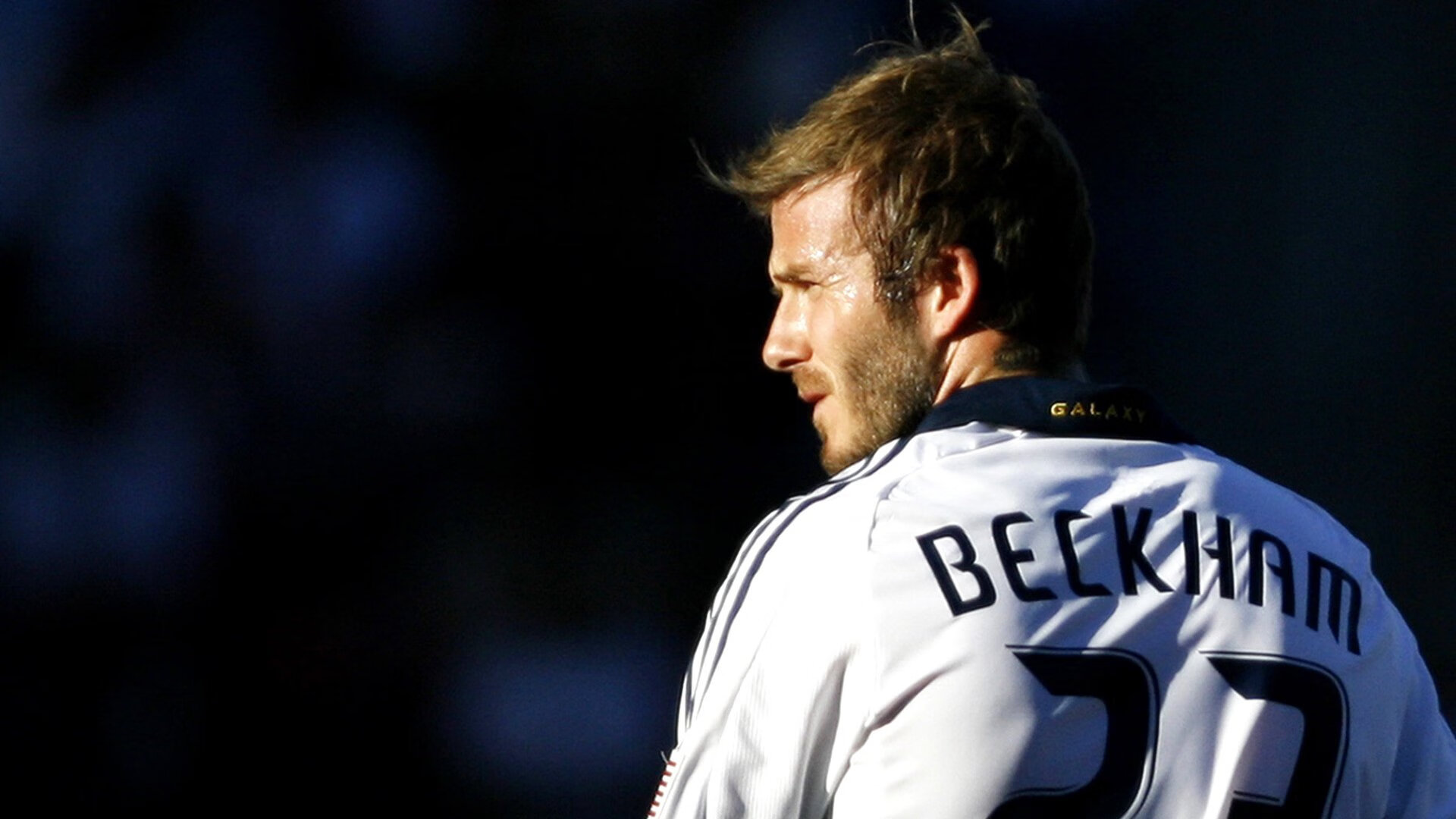 球员因精彩表现获当场MVP称号并接受采访，球星mvp